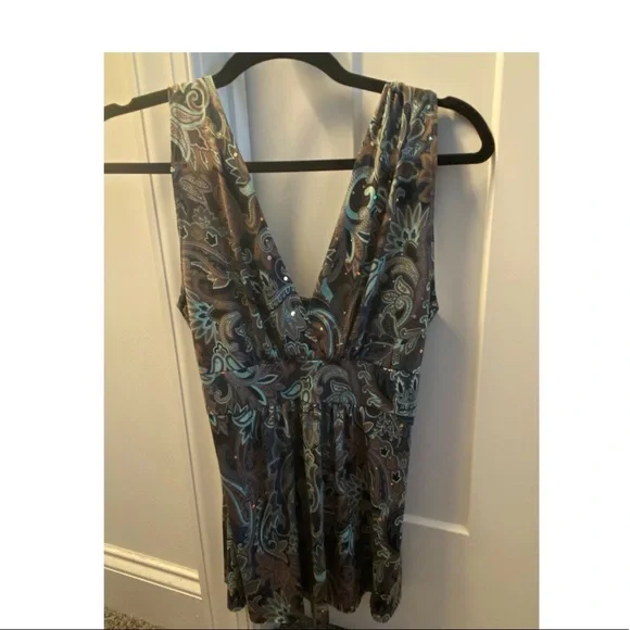 Sleeveless Top - Picture 1 of 3